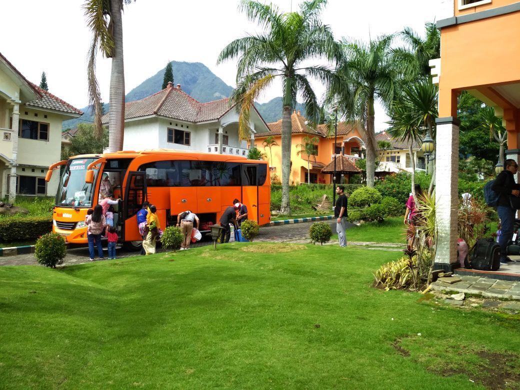 Villa Batu Malang Exterior foto